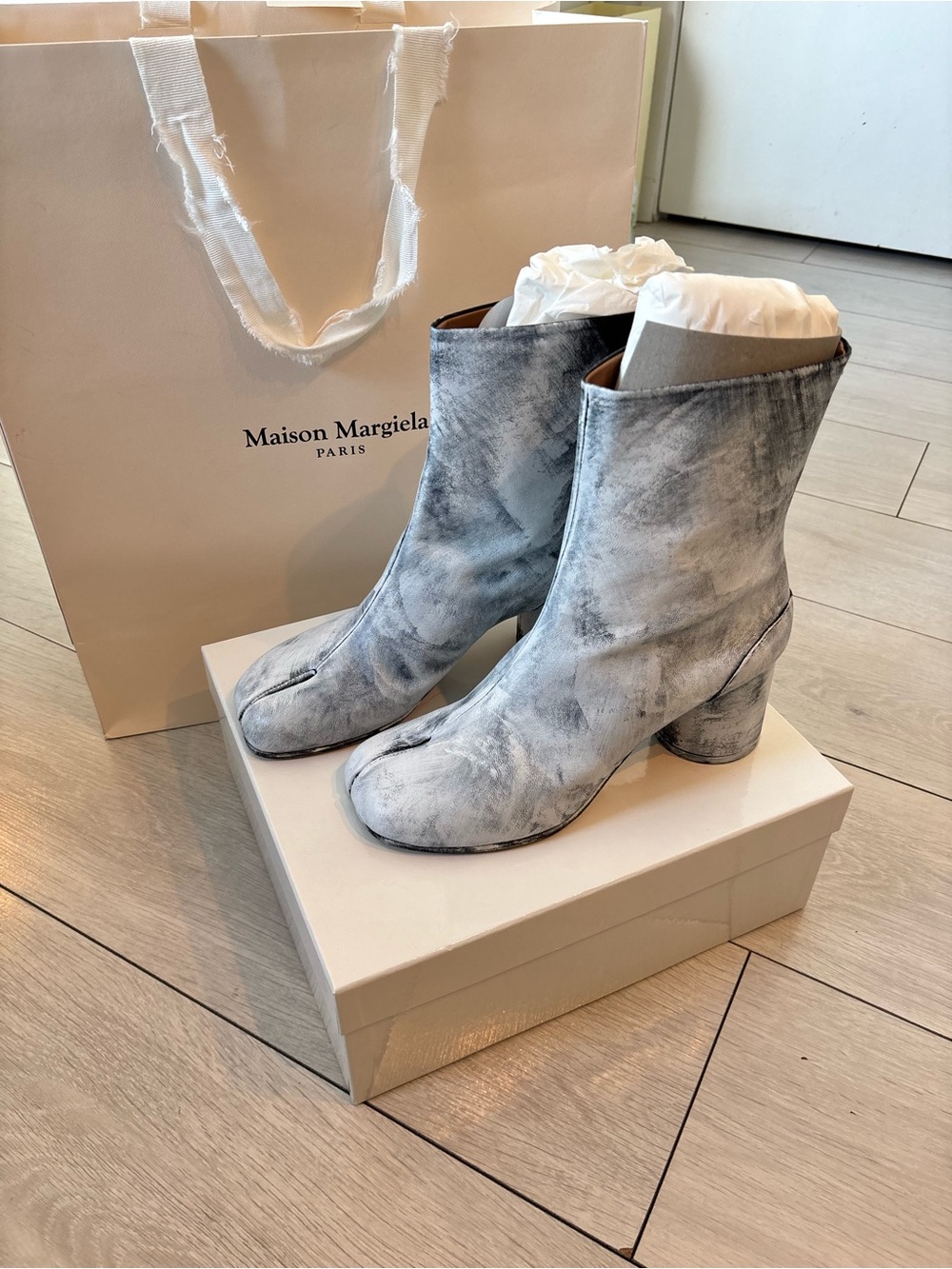 MAISON MARGIELA White & Black Tabi Bianchetto Boots